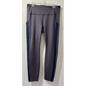 Athleta women’s light purple blue stripe leggings size Medium.  #16-1598